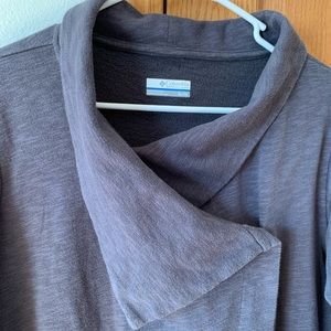 Columbia Charcoal Gray Wrap